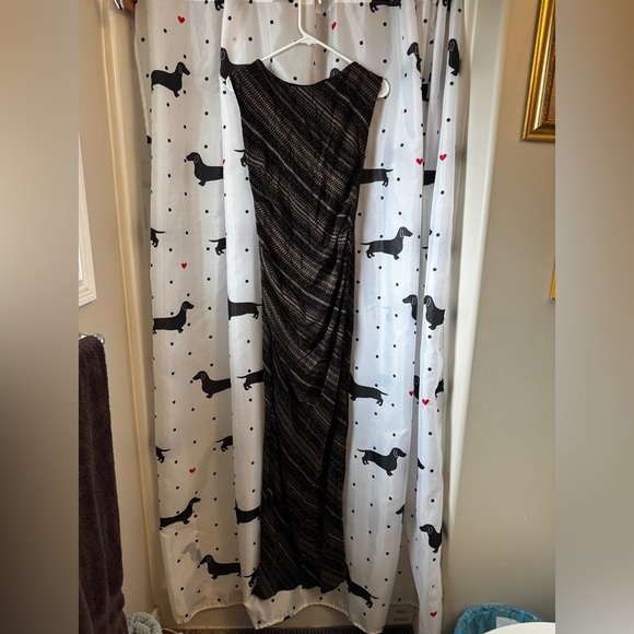 Black and Gold Bodycon Dress - Picture 1 of 3